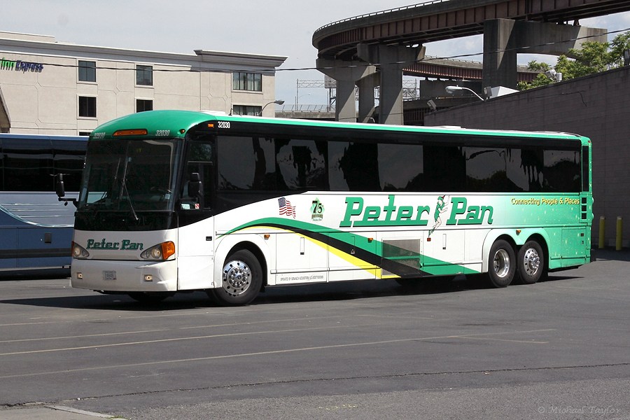 File:Peter Pan Bus Lines 32030-a.jpg - CPTDB Wiki